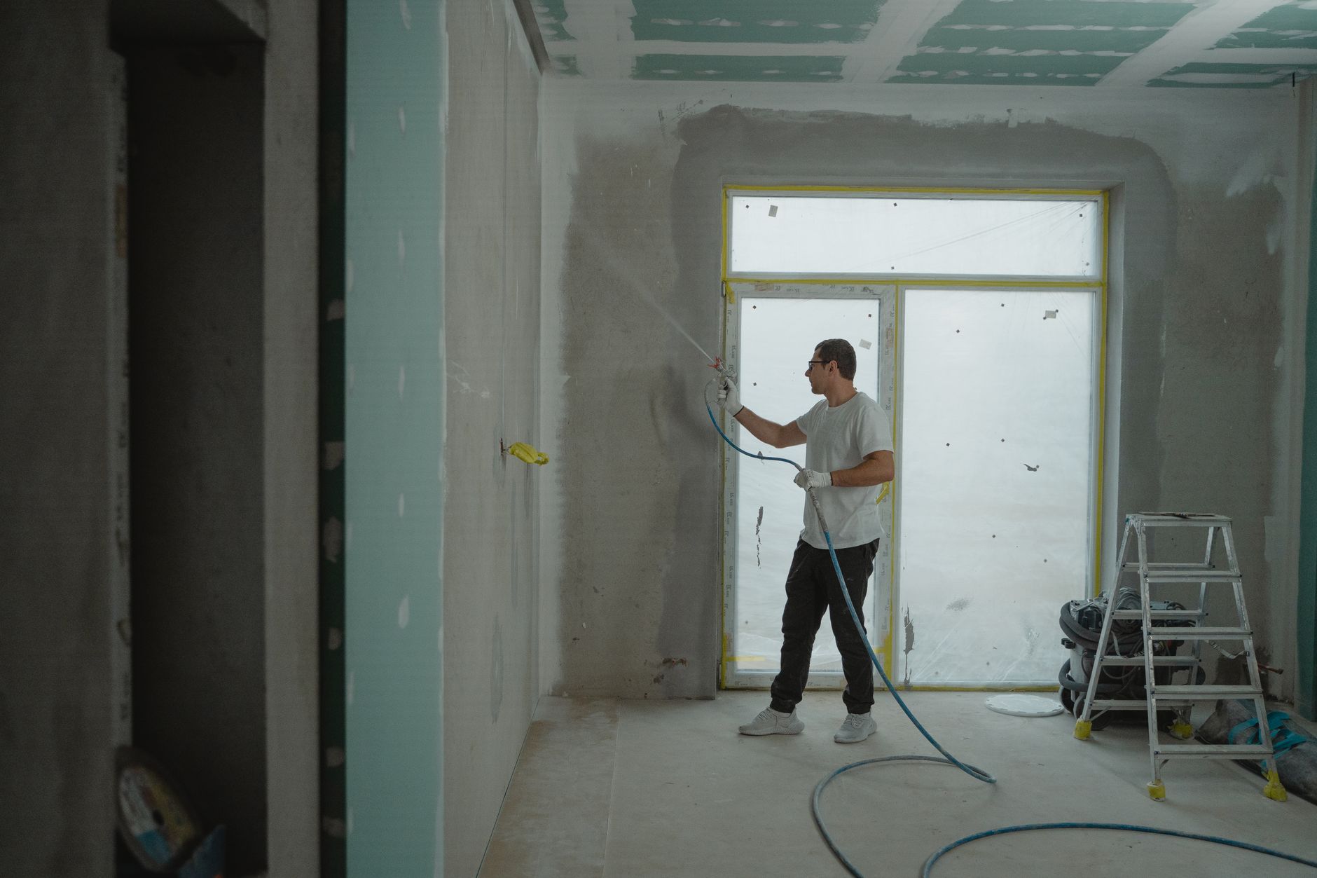 Drywall Repair Hopper gun with adjustable nozzle photo