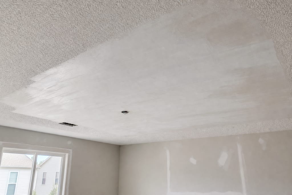 Skim coat the surface photo